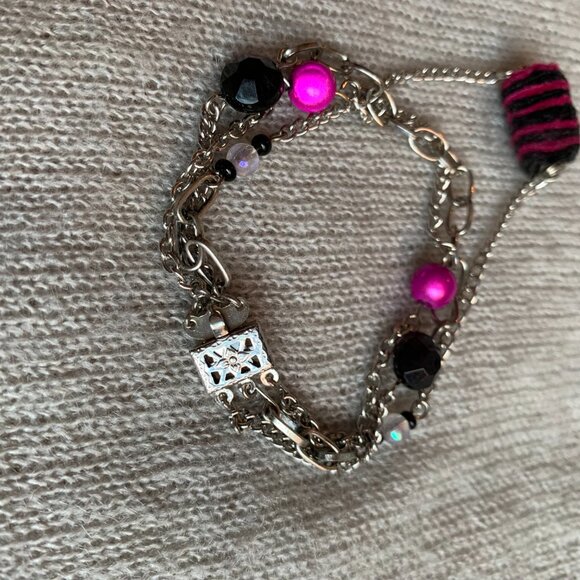 Creation - Recycle fabric Pompom bracelet beads chains Purple black - Picture 4 of 7